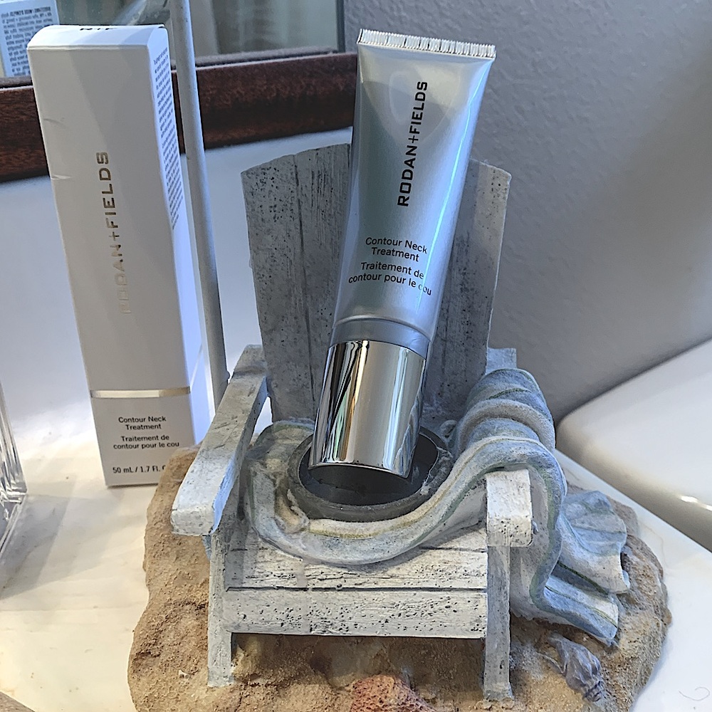 NIB🩶Rodan + Fields🩶 🛍️Hostpick🛍️‼️Contour Neck Treatment